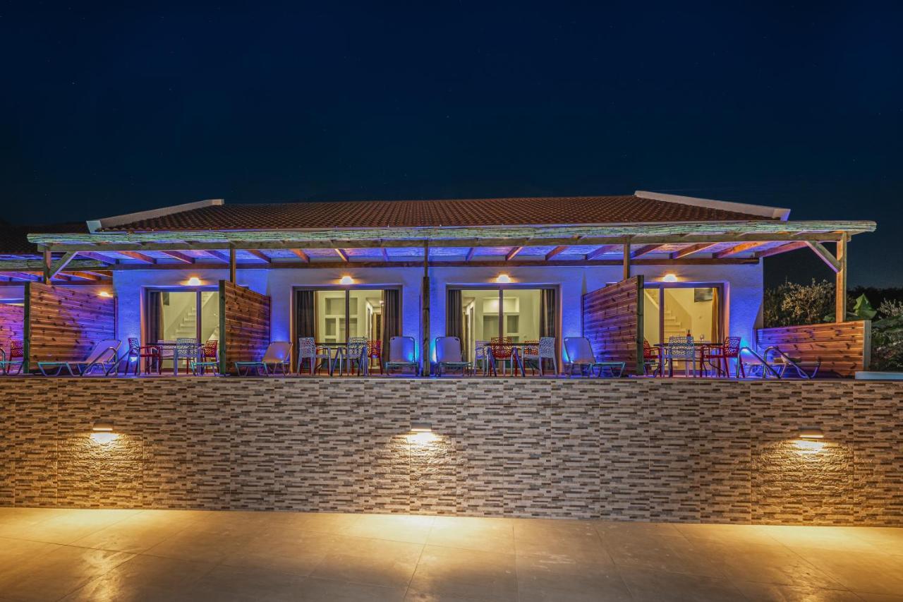 Kozanos Suites With Private Pool Amoudi Exterior photo